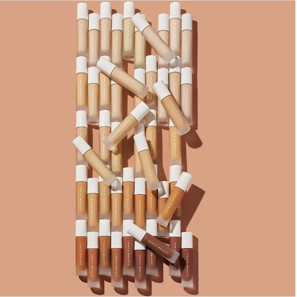 🖤FENTY BEAUTY PRO FILT’R SOFT MATTE LONGWEAR LIQUID FOUNDATION- SHADE 220🖤 - Picture 6 of 7